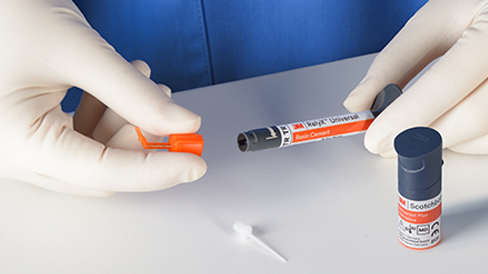 Selbstverschließende Automix-Spritze